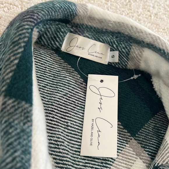 Jess Crum x Hazel & Olive White Green Plaid Soft Cozy Shacket Jacket NWT - Picture 4 of 7